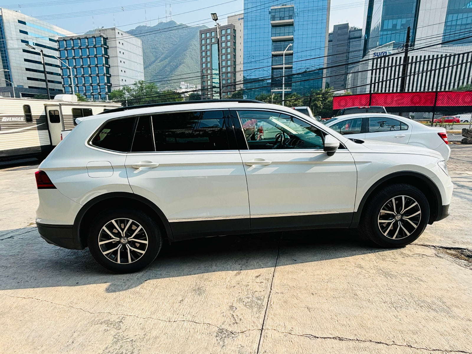 Detalle de manijas cromadas Tiguan 2018