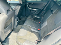Asientos traseros confortables en piel y gamuza Volvo V60