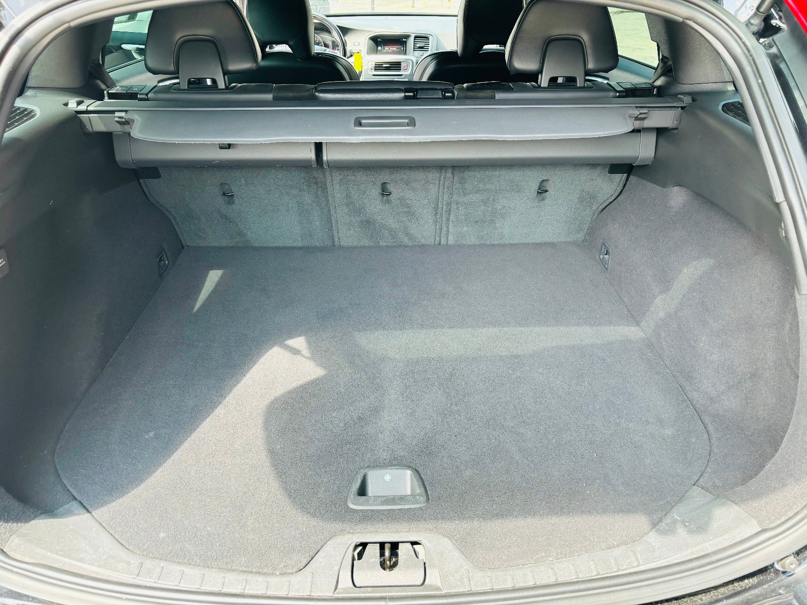 Cajuela amplia Volvo V60 2016